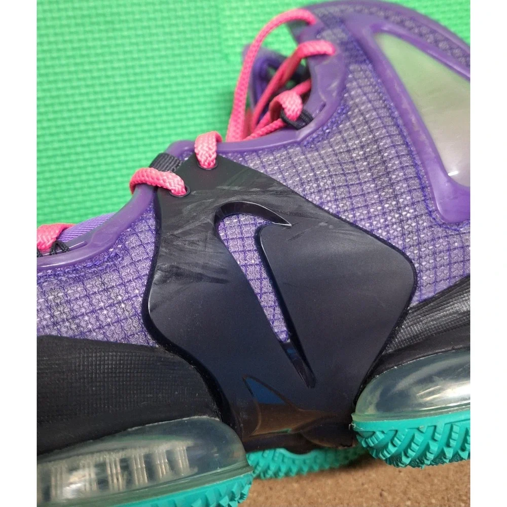 Nike Lebron 19 XIX Sneakers DJ Bron Wild Berry Shoes Us Size 10 Men's CZ0203-500
